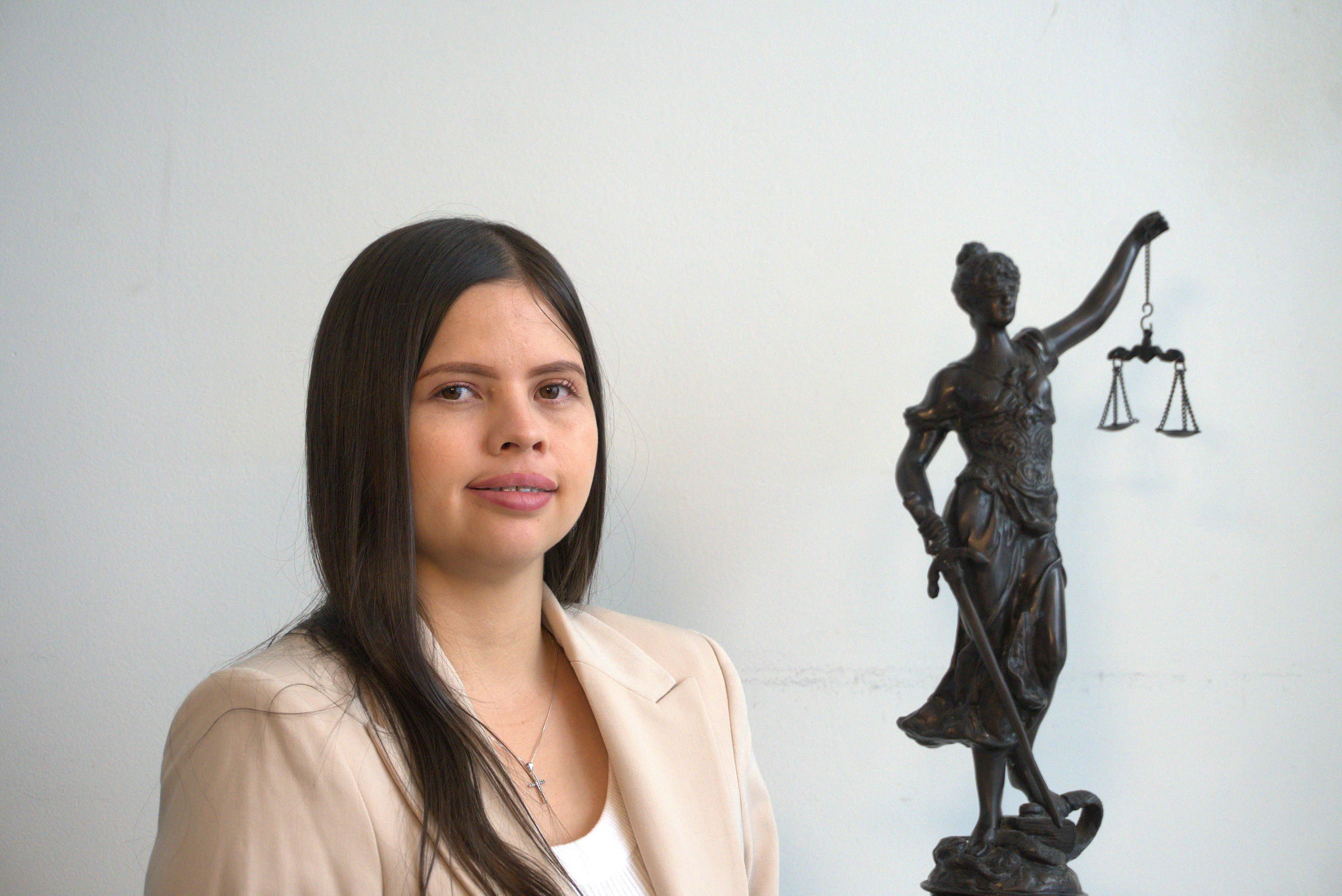 Diana — Abogada Carrillo ABGD
