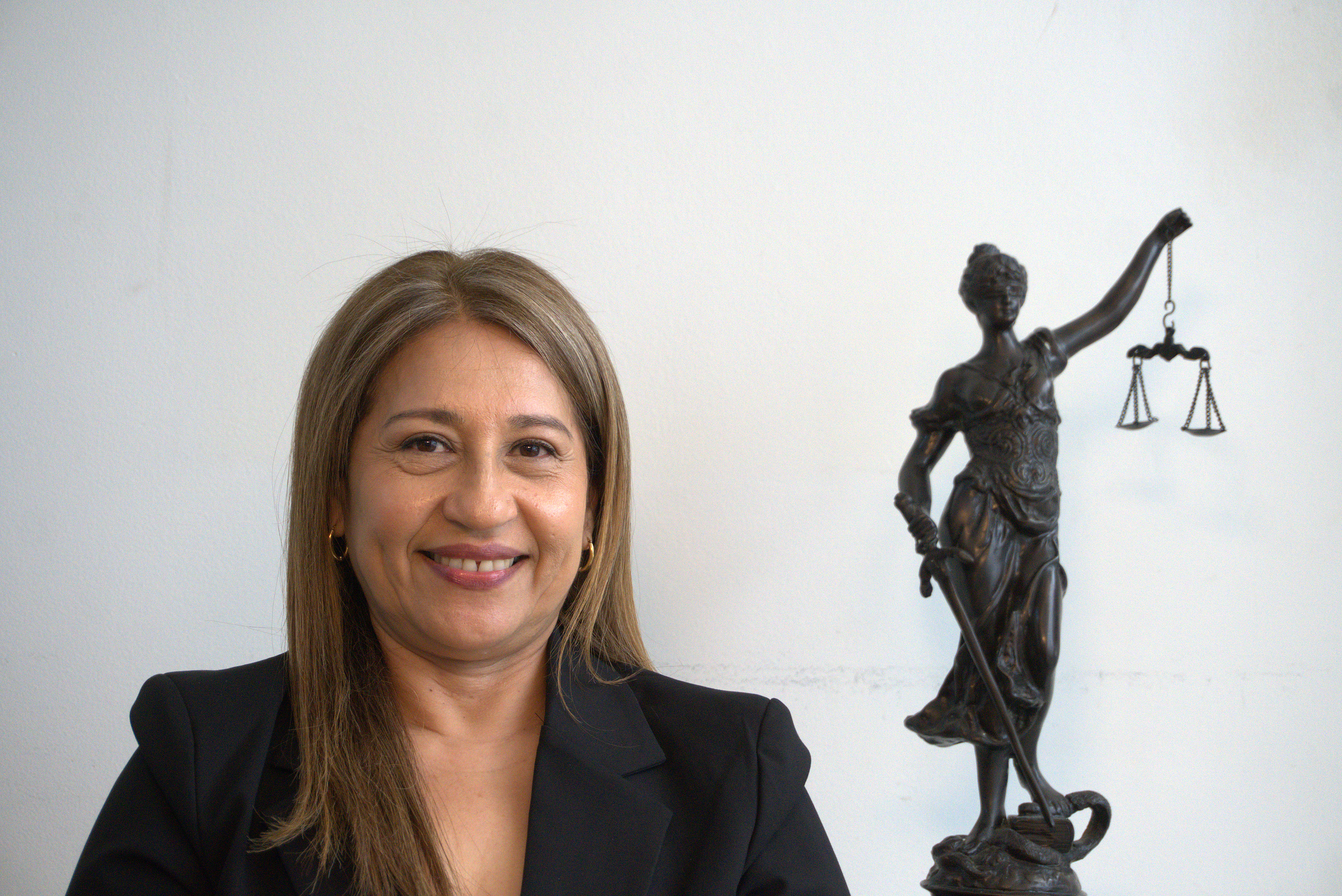 Mónica — Abogada Carrillo ABGD